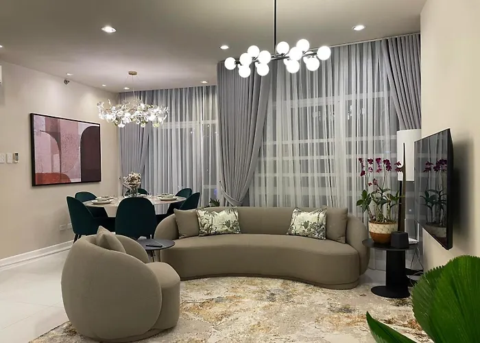Quite Euro Luxe 3br 7 Mins Walk To High Street Apartment *