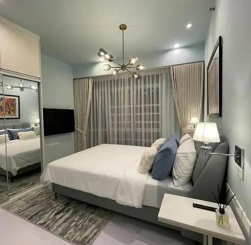 Quite Euro Luxe 3br 7 Mins Walk To High Street * Manila