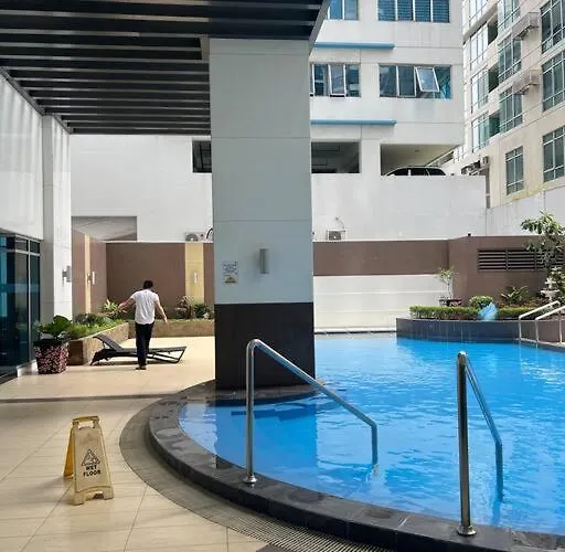 Quite Euro Luxe 3br 7 Mins Walk To High Street * Manila