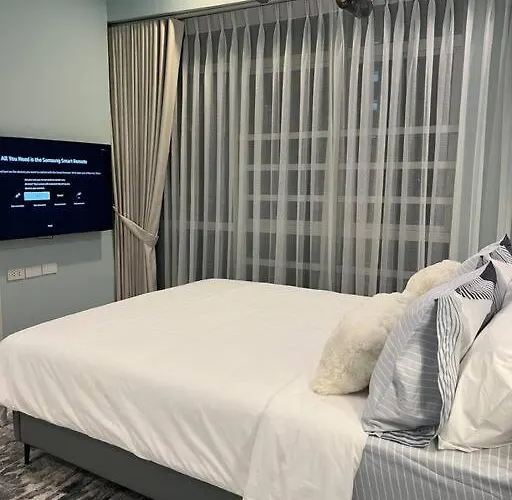 Quite Euro Luxe 3br 7 Mins Walk To High Street * Manila