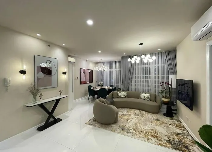 Quite Euro Luxe 3br 7 Mins Walk To High Street *
