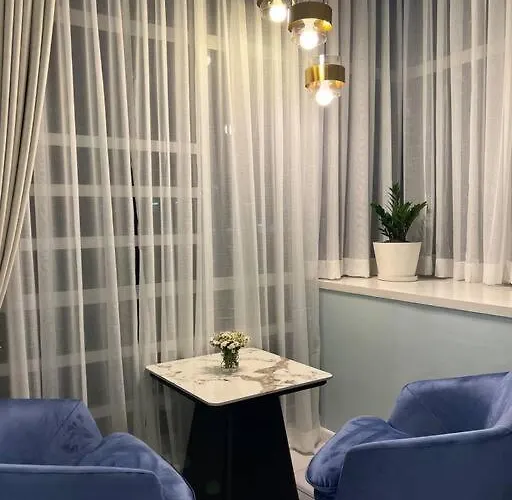 Quite Euro Luxe 3br 7 Mins Walk To High Street *