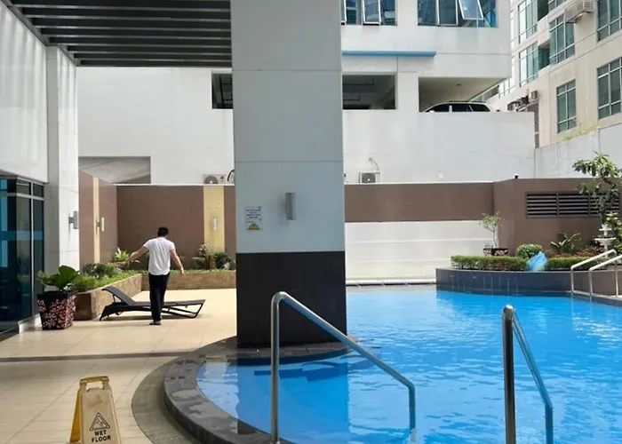 Apartment Quite Euro Luxe 3br 7 Mins Walk To High Street