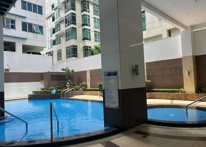 Quite Euro Luxe 3br 7 Mins Walk To High Street Apartment *