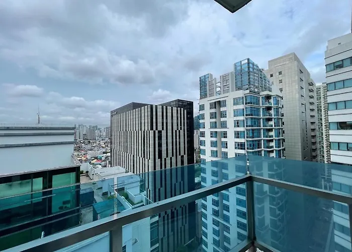 Quite Euro Luxe 3br 7 Mins Walk To High Street * Manila